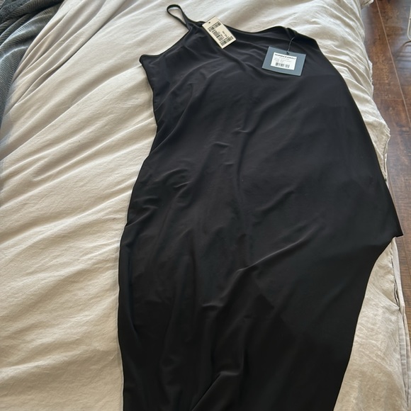 Norma Kamali dress. - Picture 4 of 4